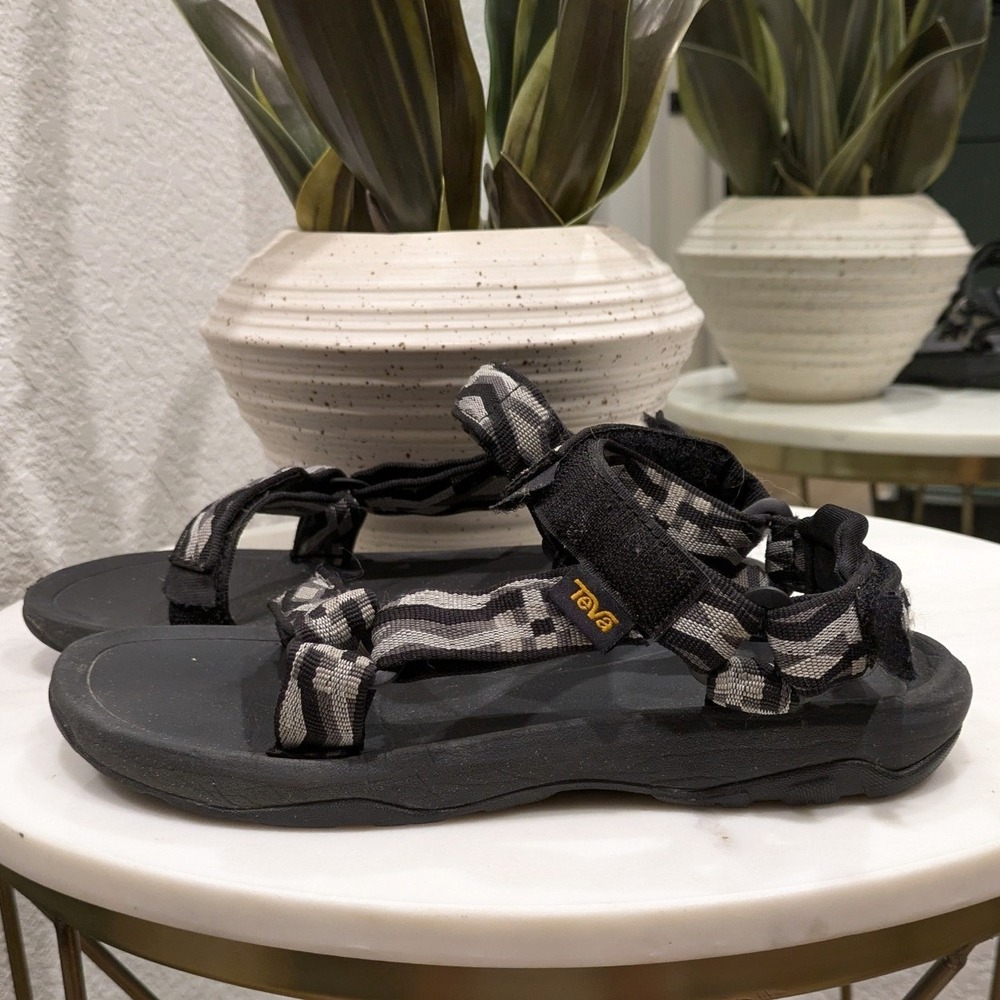 Teva Hurricane XLT2 Sandal Kids 5 Black Grey Geometric 1019390Y Outdoor Hiking - Picture 3 of 7